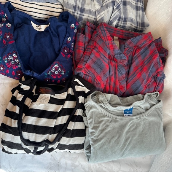 BUNDLE/LOT of  8 MATERNITY Women’s Shirts ALL Size Medium - Picture 3 of 13